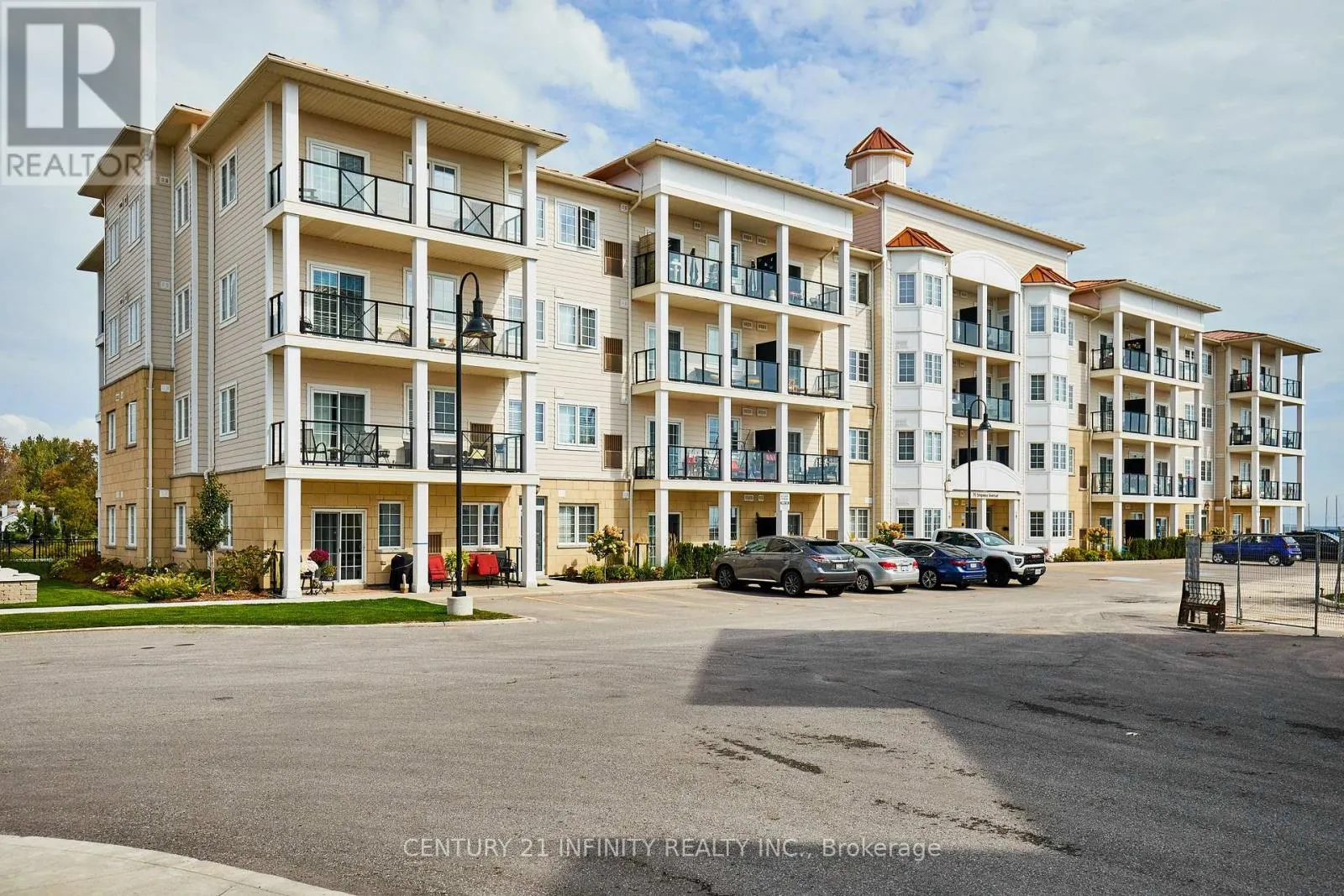 101 - 70 SHIPWAY AVENUE, #101