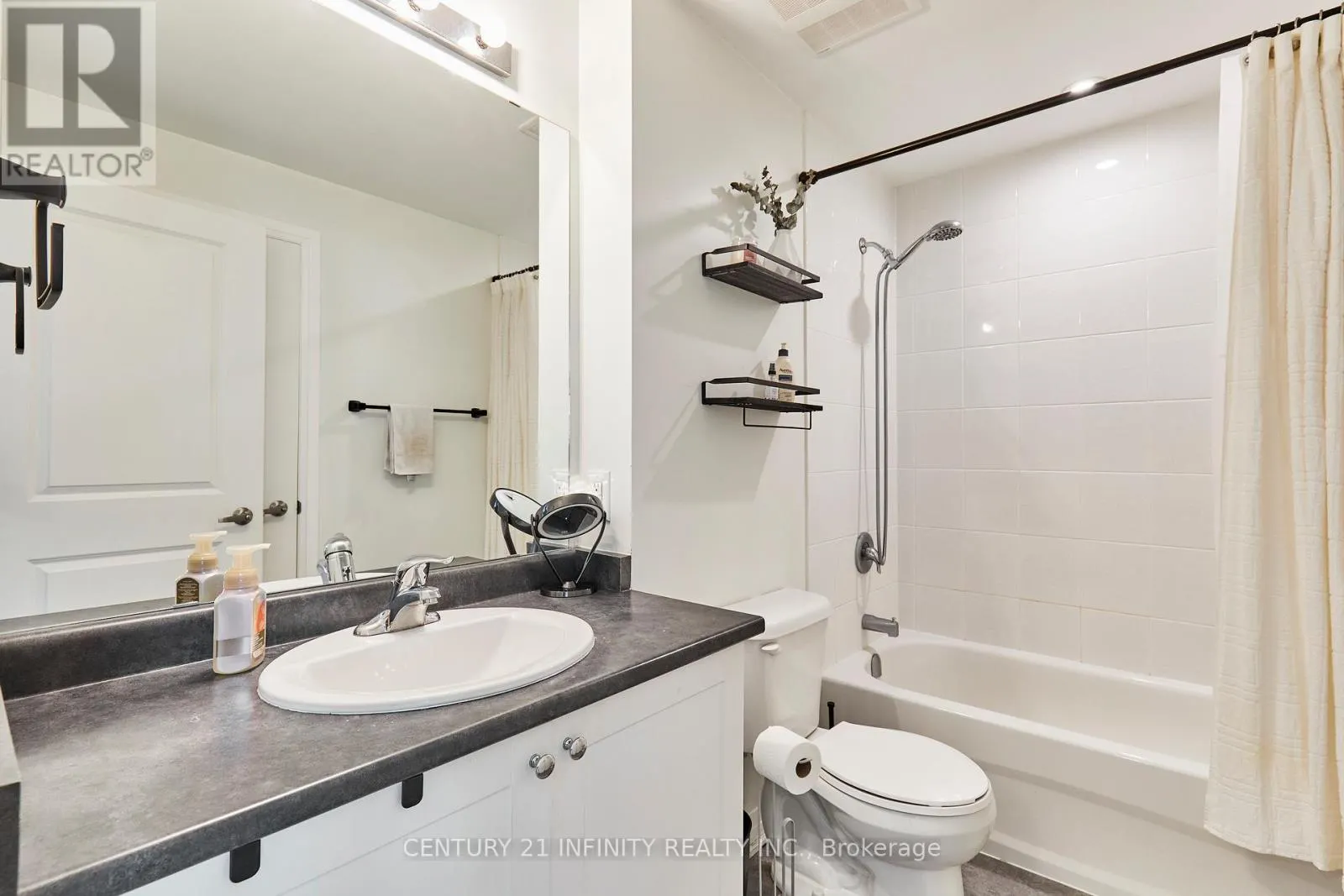 101 - 70 SHIPWAY AVENUE, #101