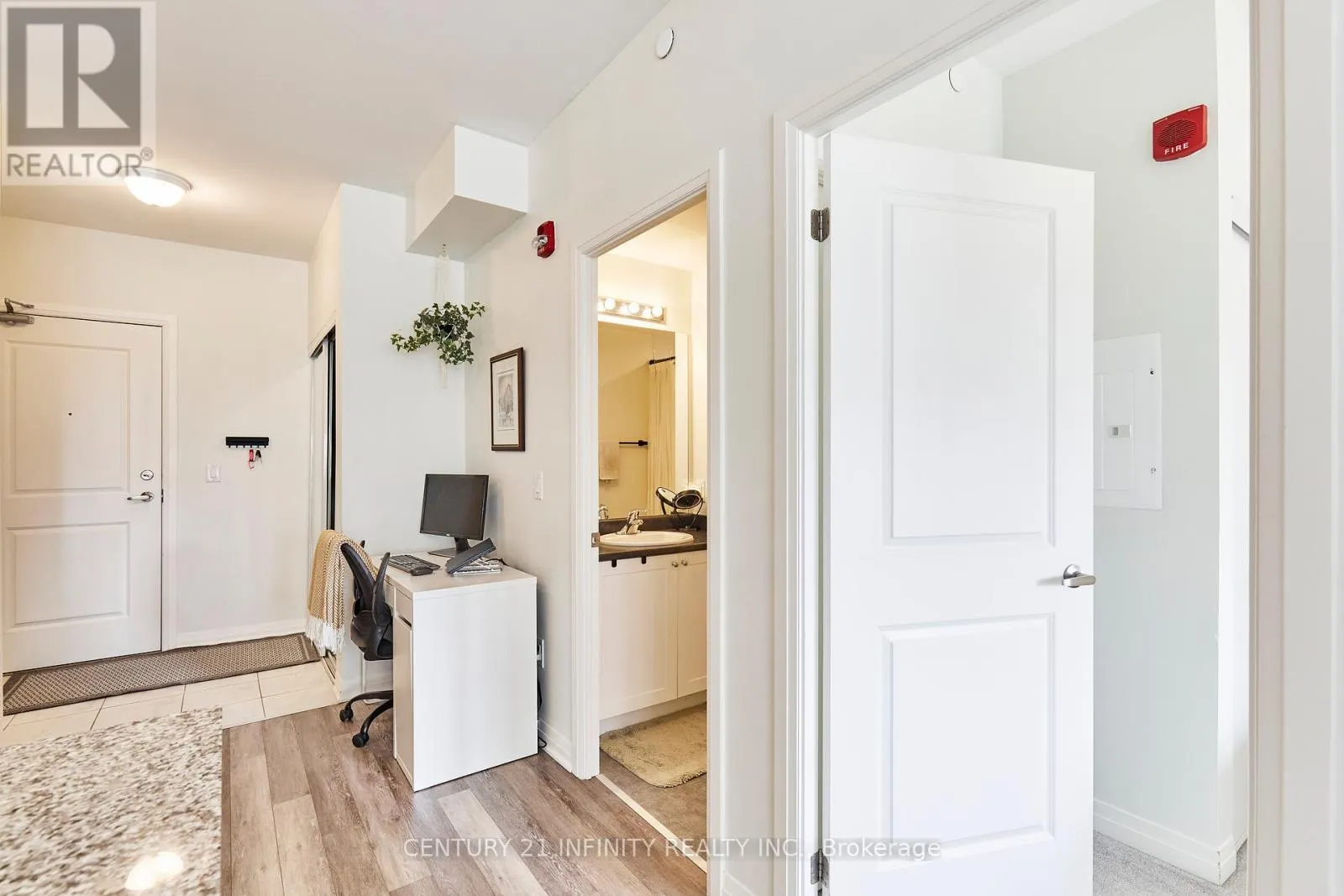 101 - 70 SHIPWAY AVENUE, #101