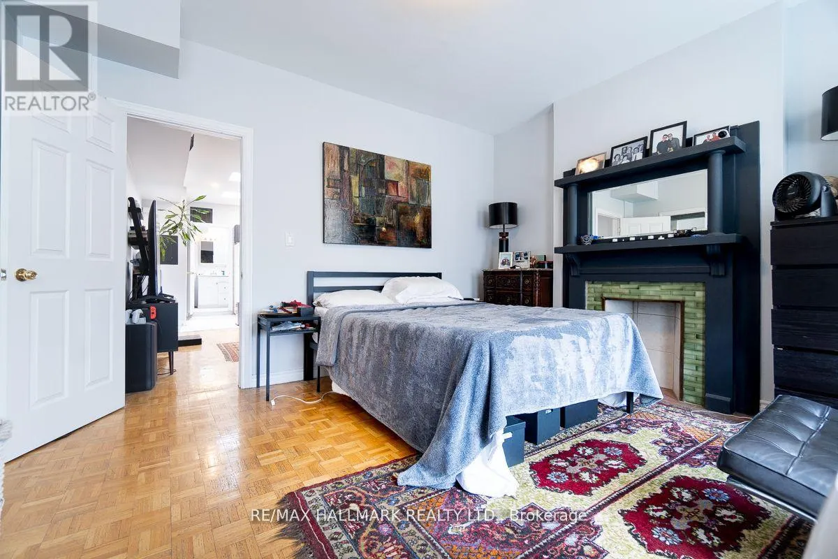 1 - 804 QUEEN STREET E