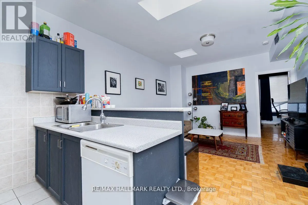 1 - 804 QUEEN STREET E