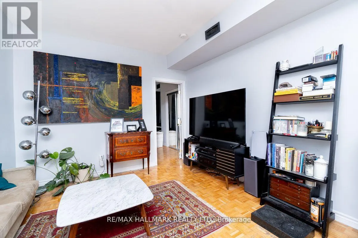 1 - 804 QUEEN STREET E
