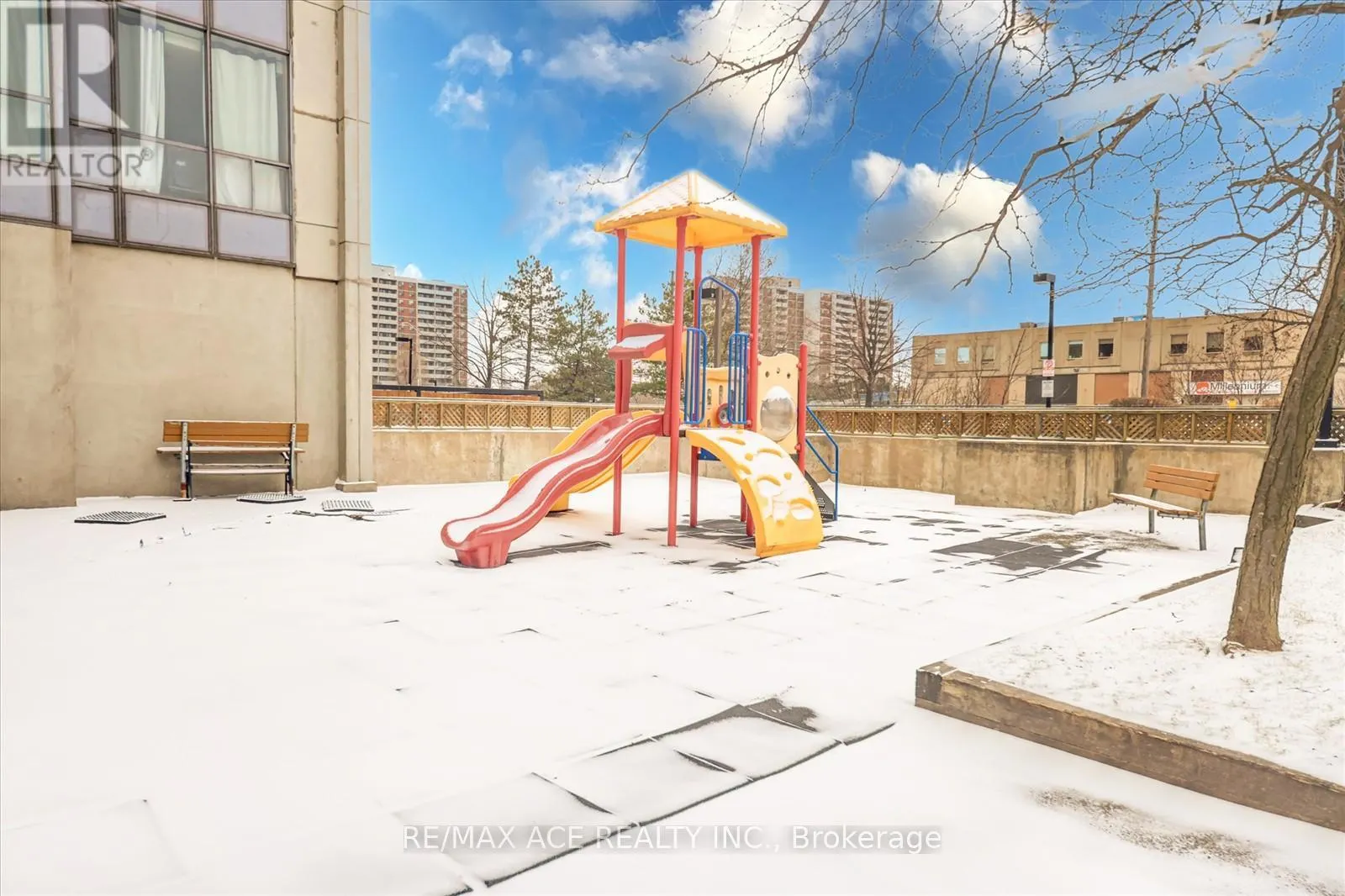 1410 - 1470 MIDLAND AVENUE