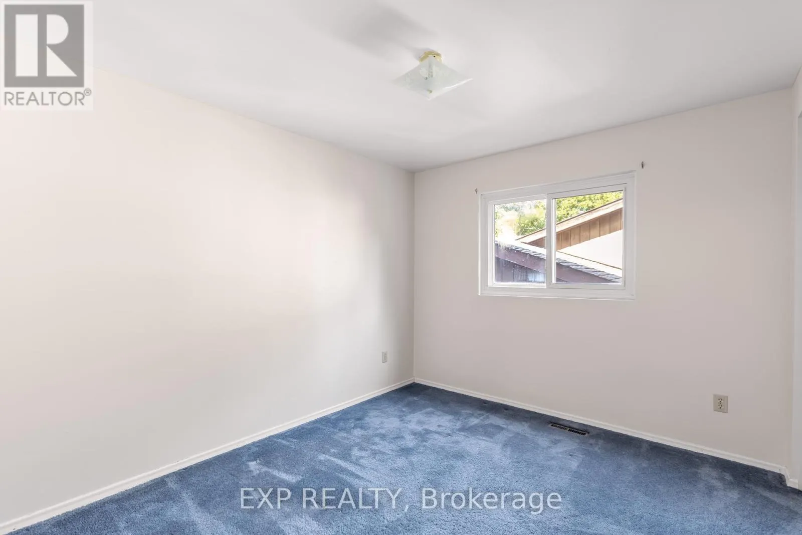70 PILKINGTON CRESCENT