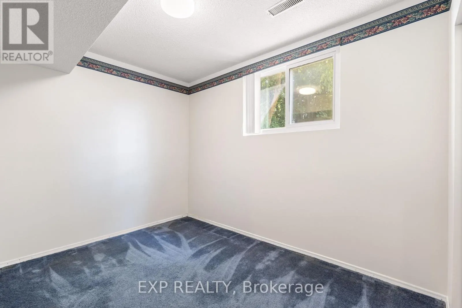 70 PILKINGTON CRESCENT