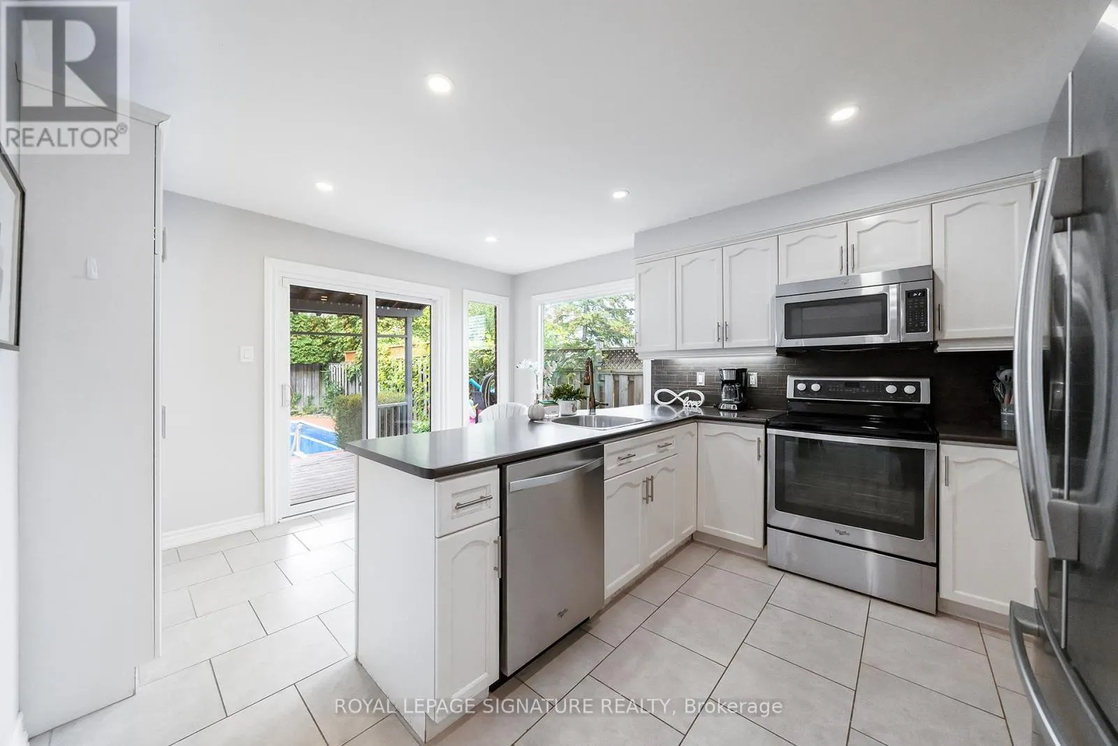 1239 BARNWOOD SQUARE