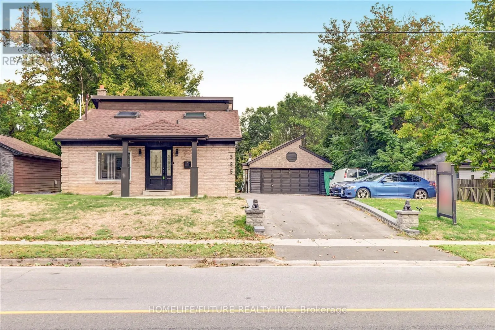 585 WILSON ROAD N