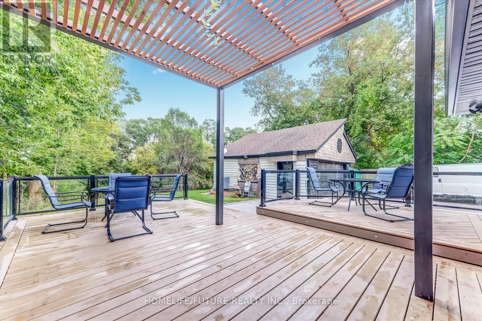 585 WILSON ROAD N