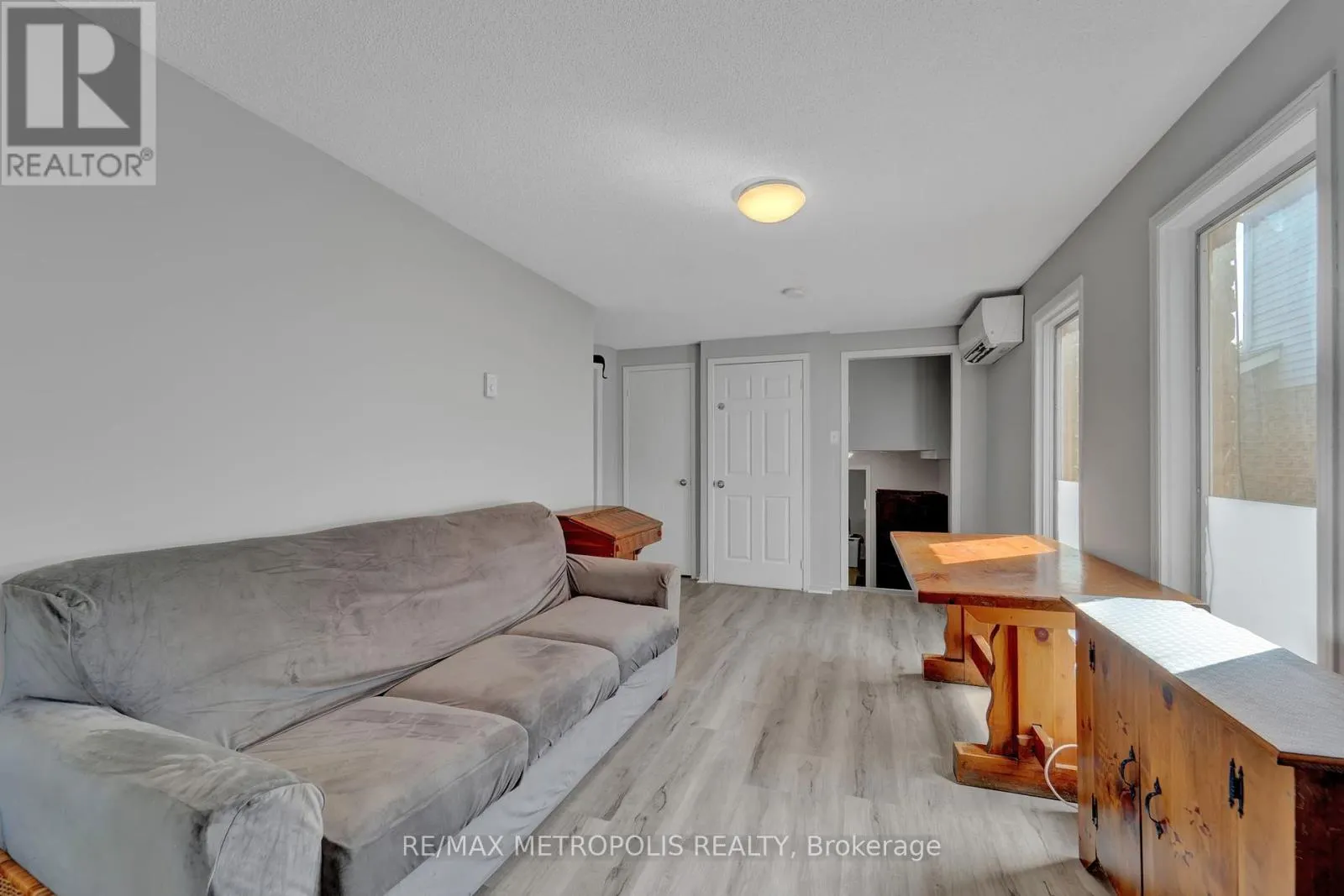 MAIN - 31 EMPIRE CRESCENT