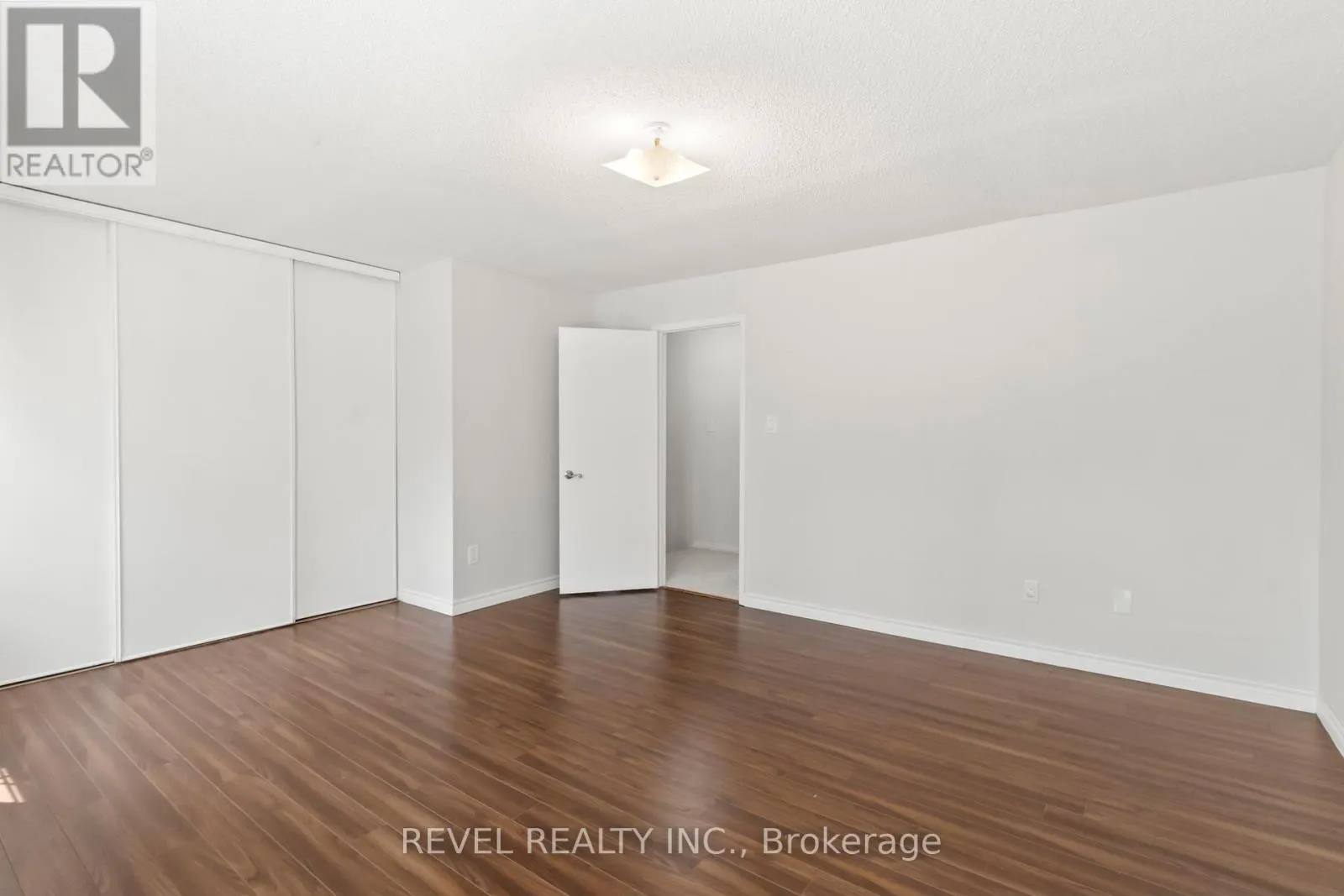 56 - 10 BASSETT BOULEVARD, #56
