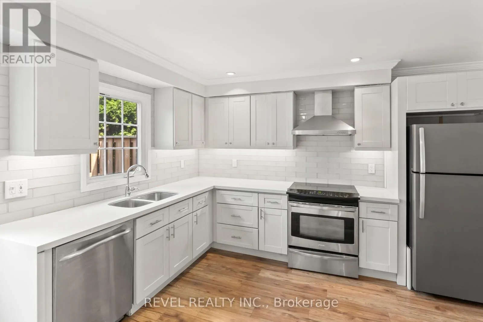 56 - 10 BASSETT BOULEVARD, #56