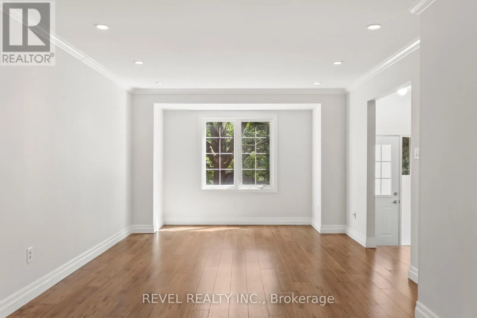 56 - 10 BASSETT BOULEVARD, #56