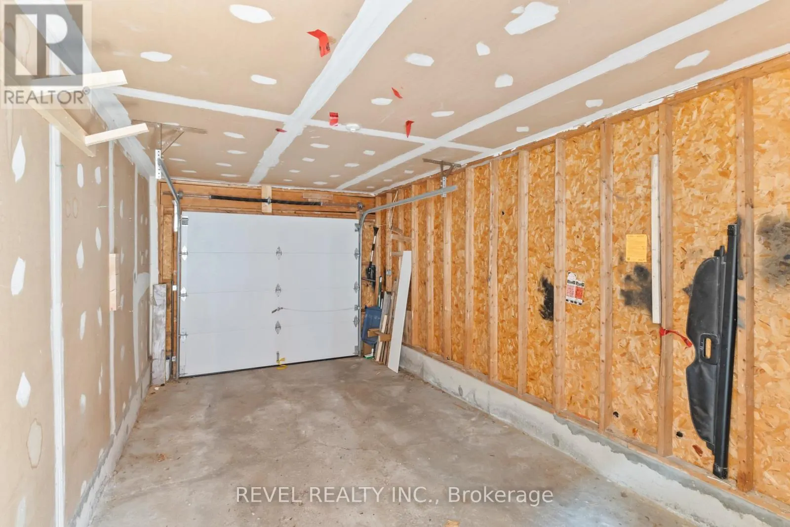 56 - 10 BASSETT BOULEVARD, #56