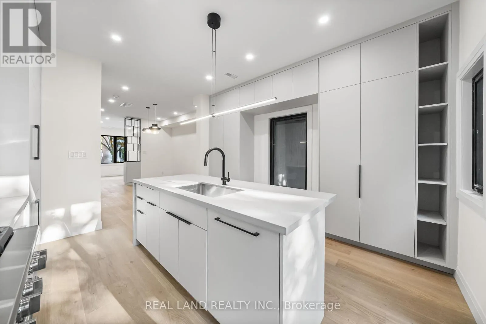 30 WINNIFRED AVENUE