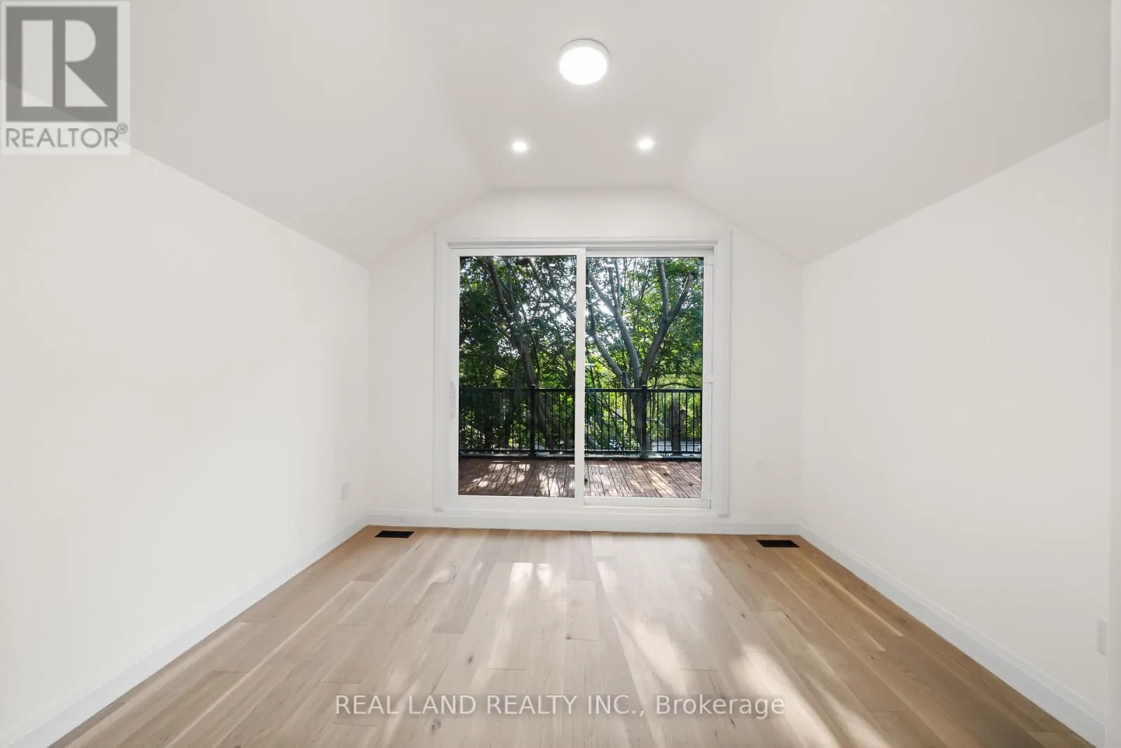 30 WINNIFRED AVENUE