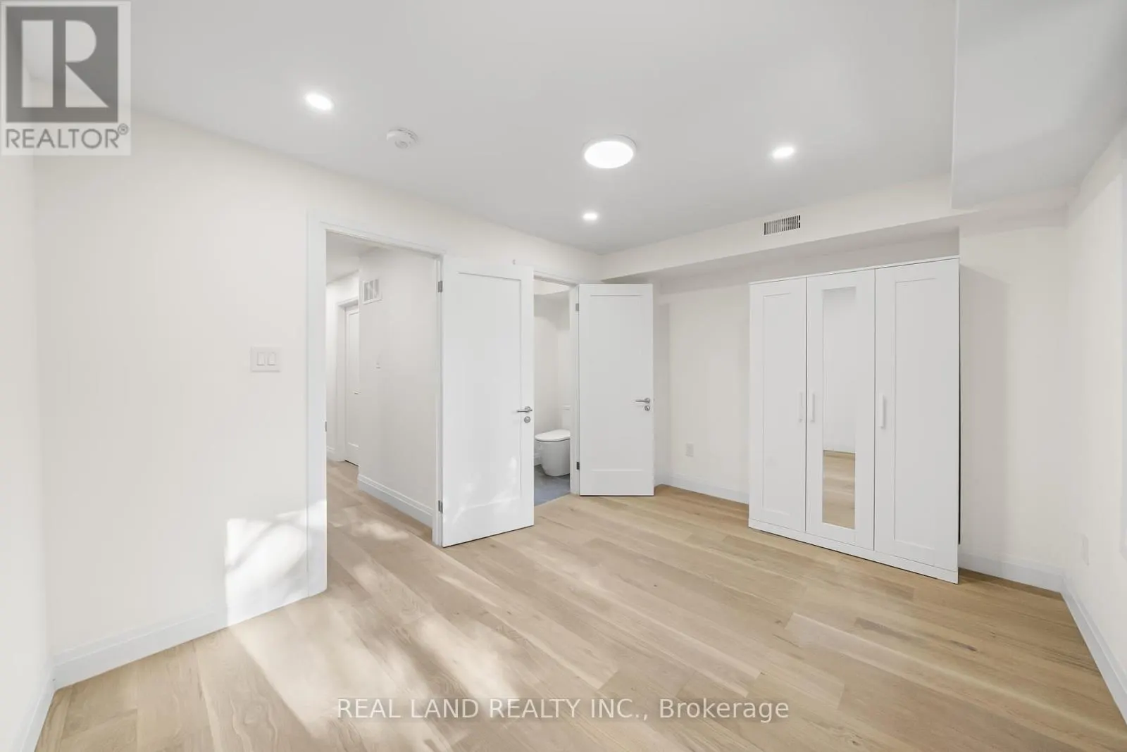 30 WINNIFRED AVENUE