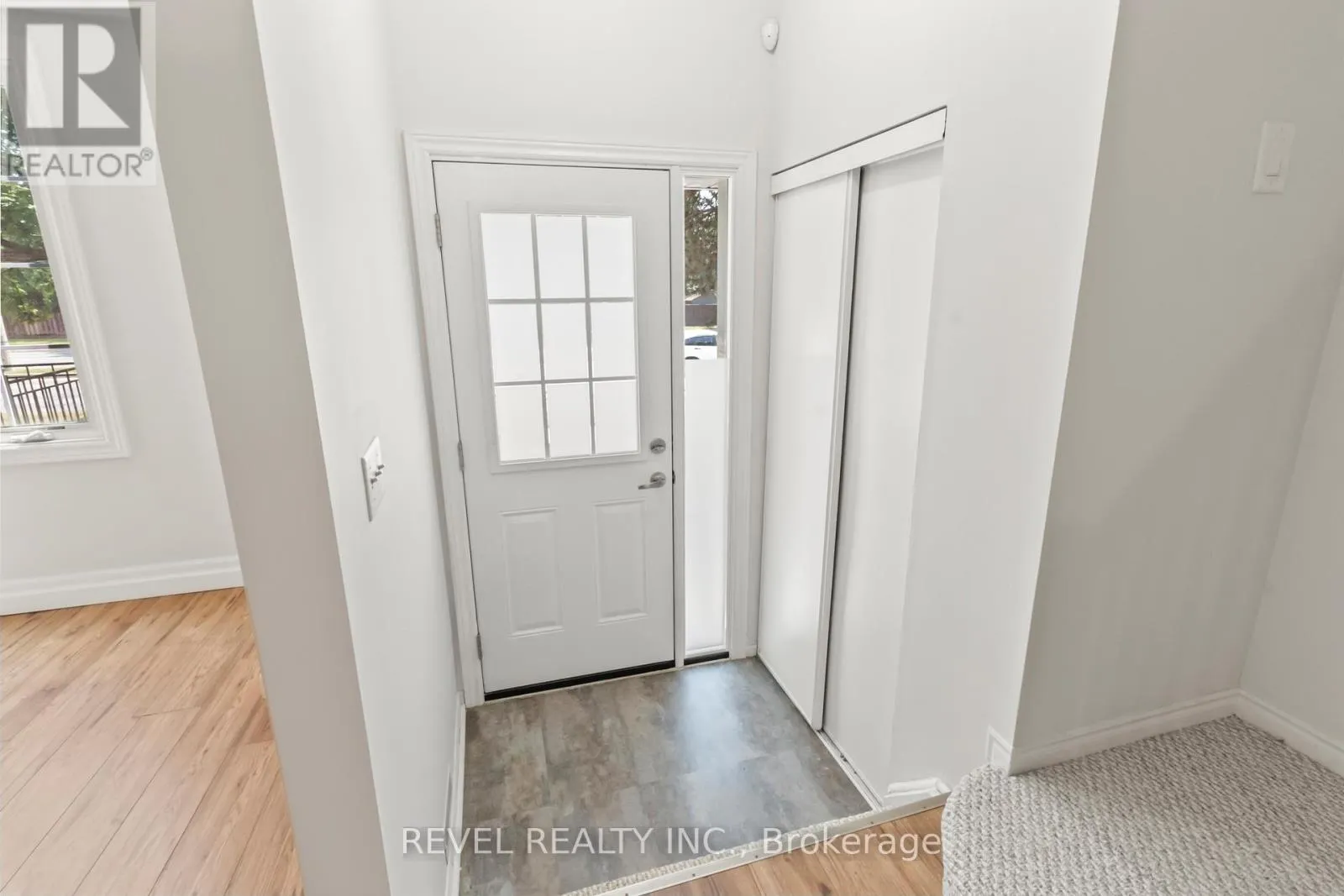 56 - 10 BASSETT BOULEVARD, #56