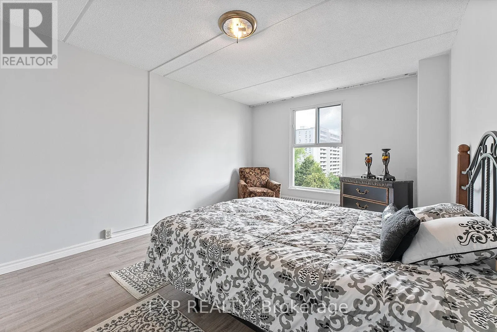 612 - 2 GLAMORGAN AVENUE