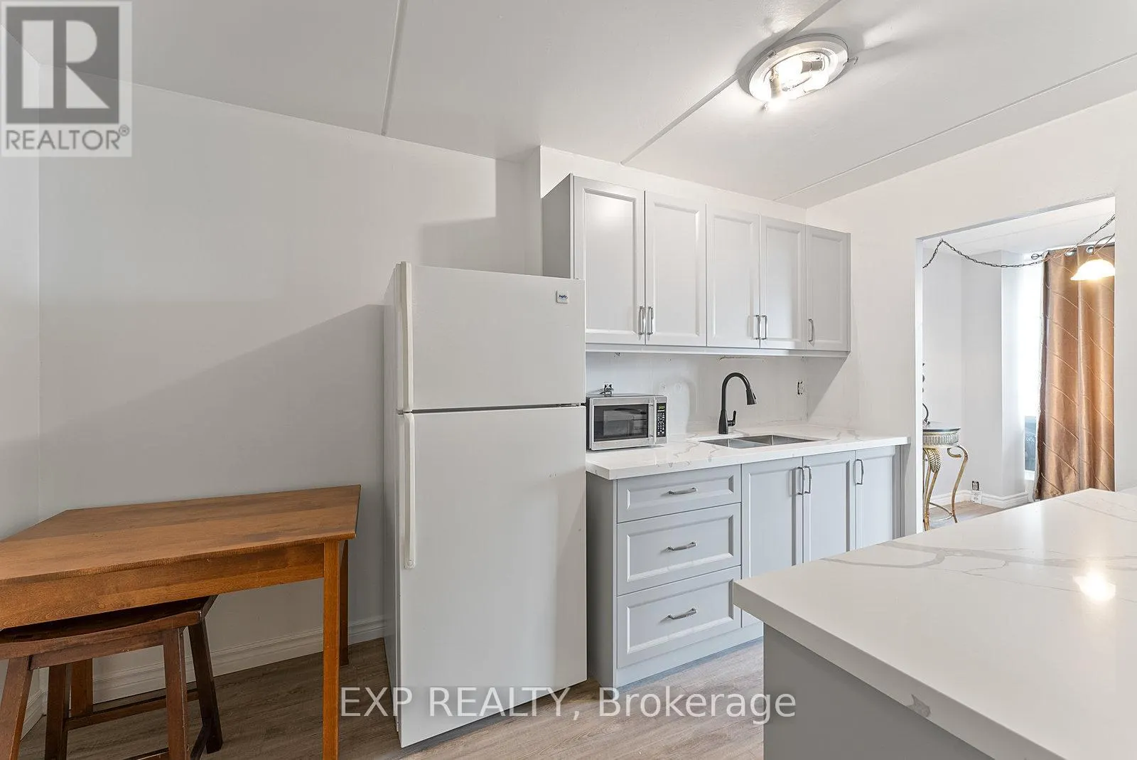 612 - 2 GLAMORGAN AVENUE