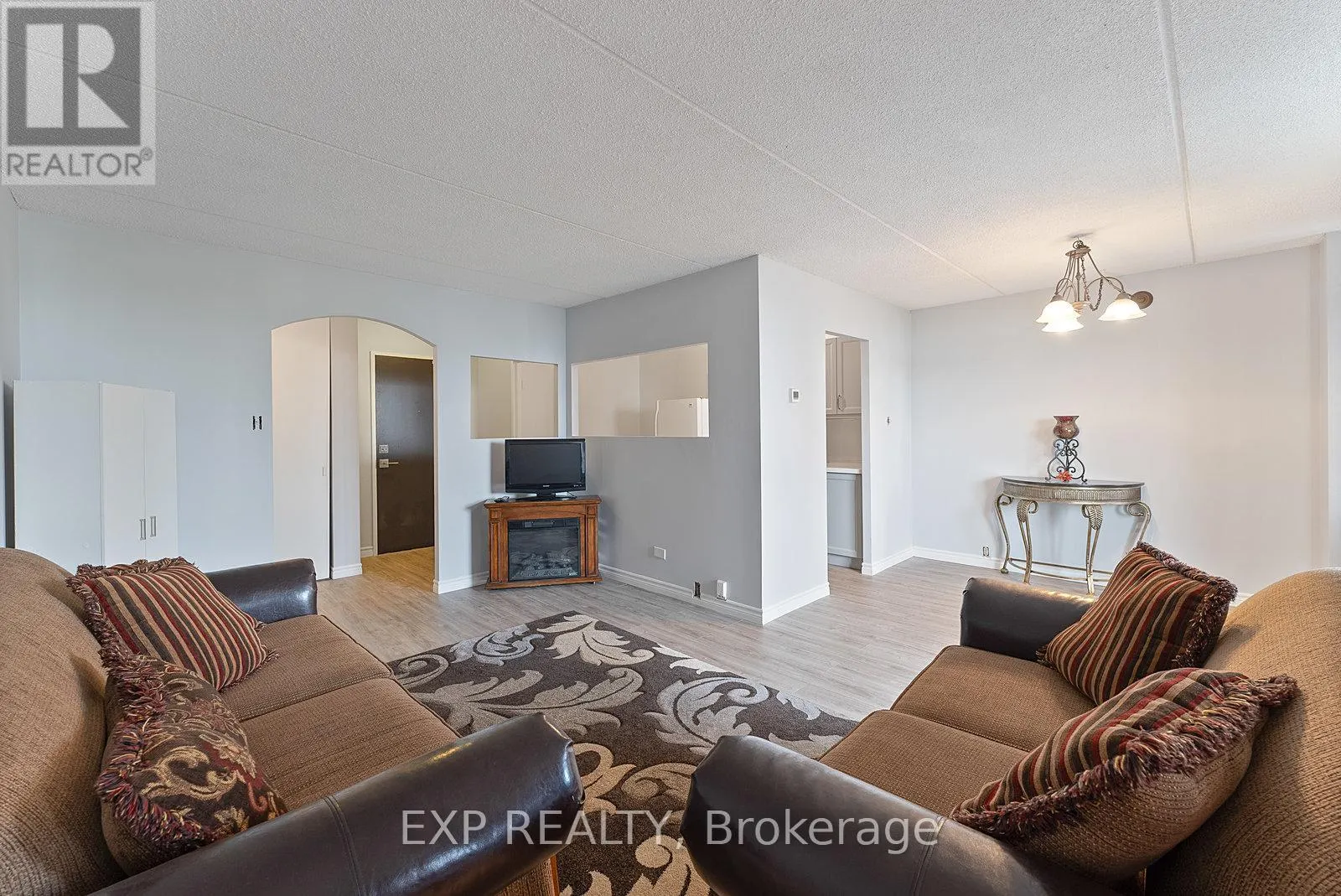 612 - 2 GLAMORGAN AVENUE