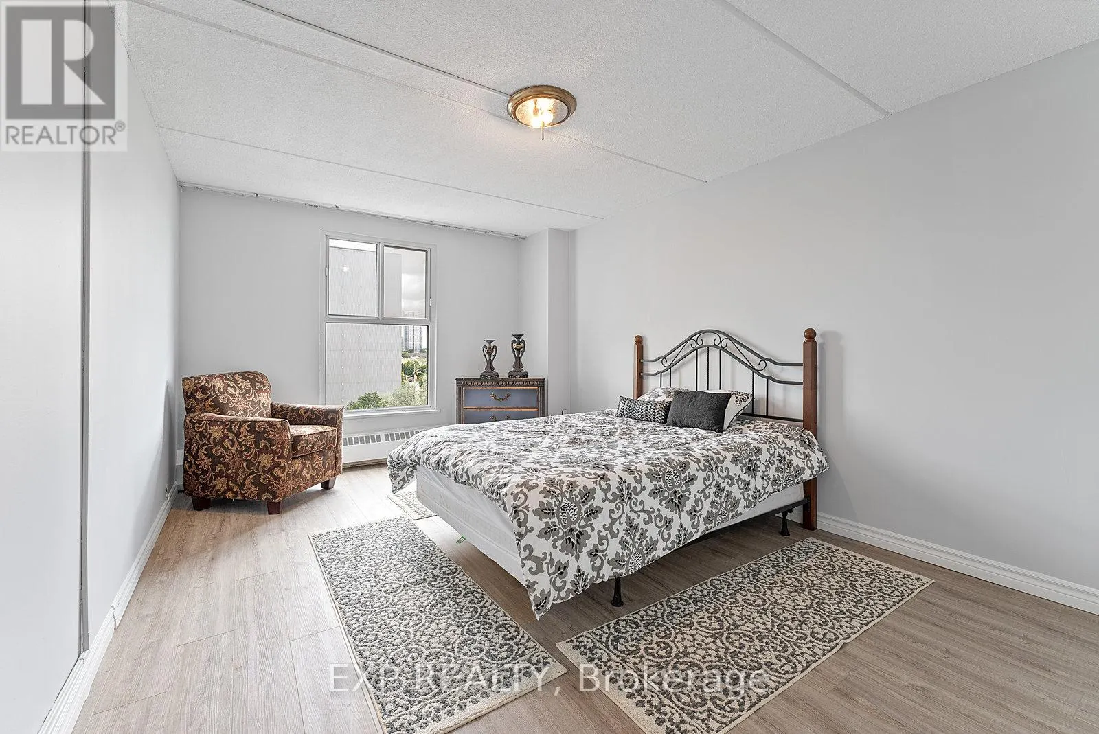 612 - 2 GLAMORGAN AVENUE