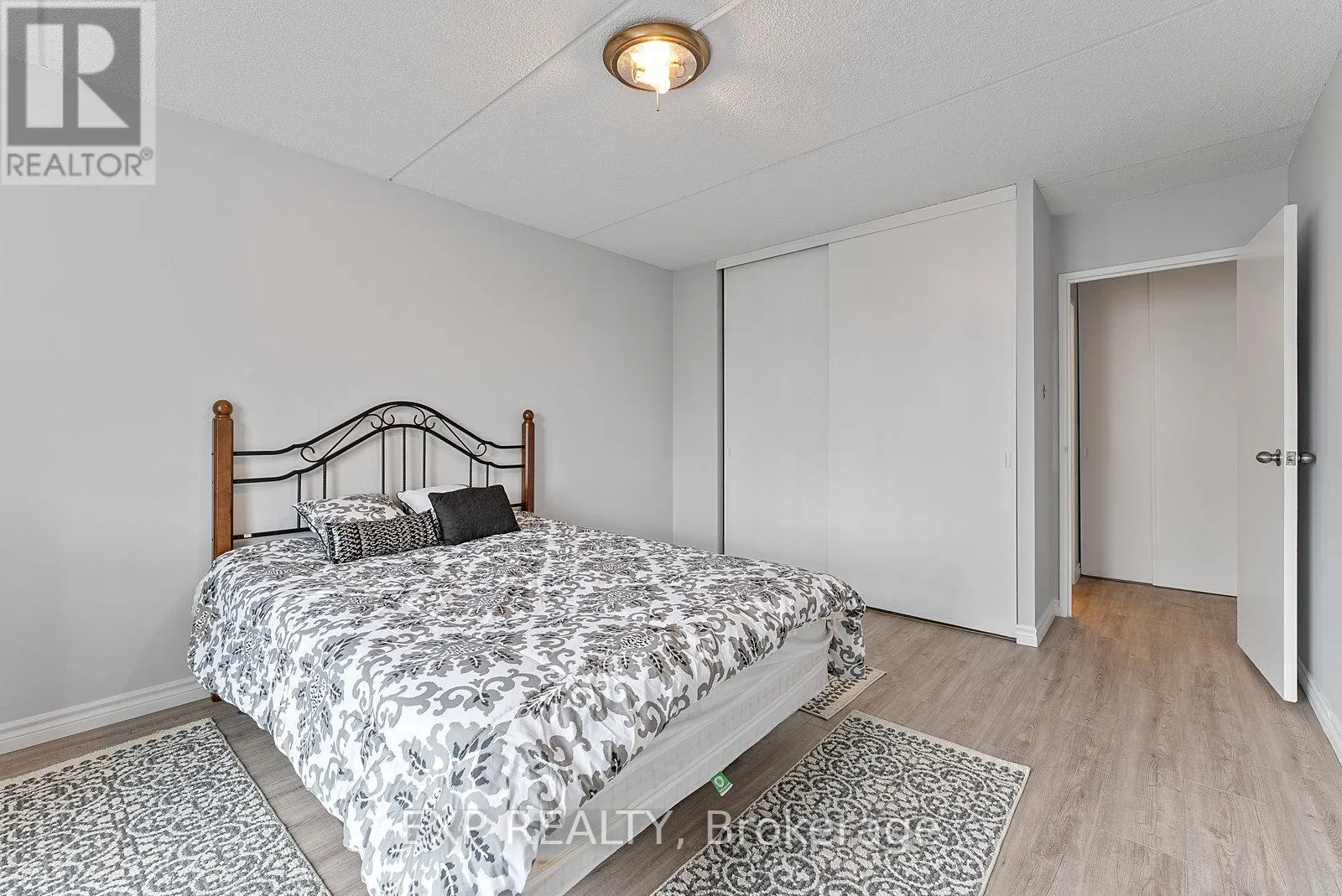 612 - 2 GLAMORGAN AVENUE