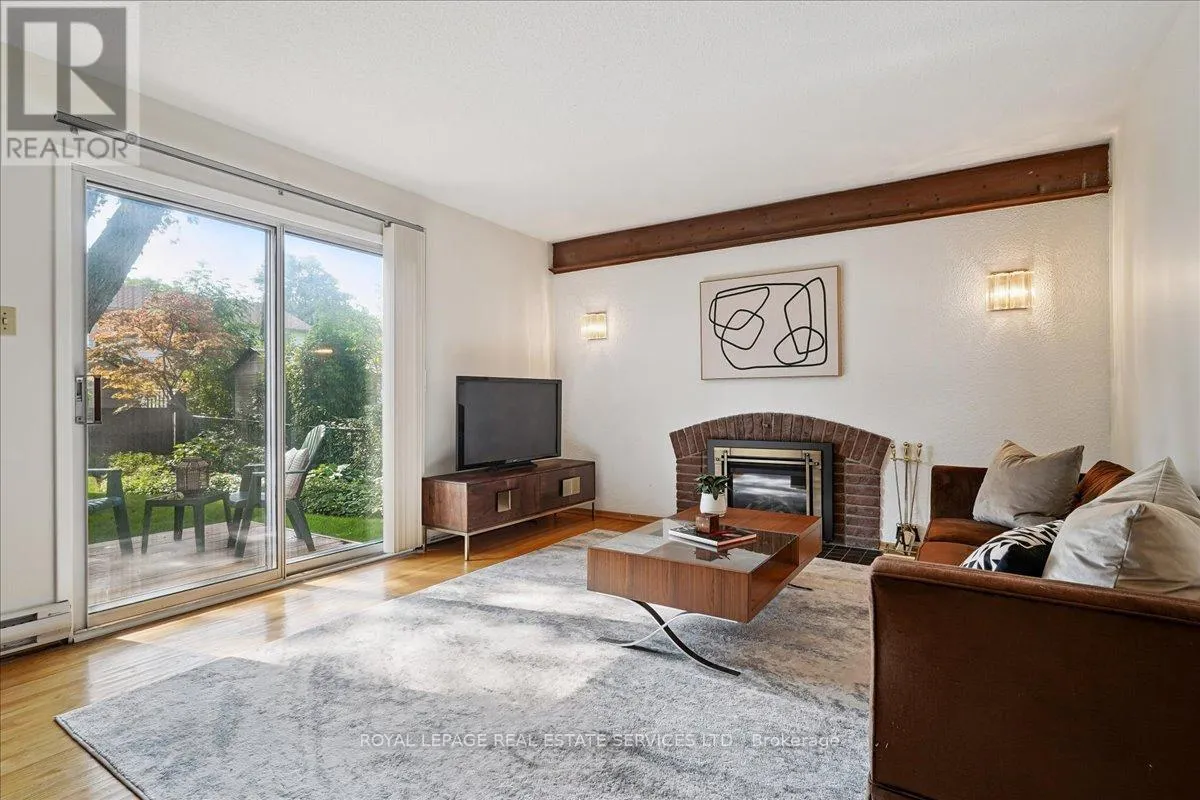 54 TEMPLE BAR CRESCENT