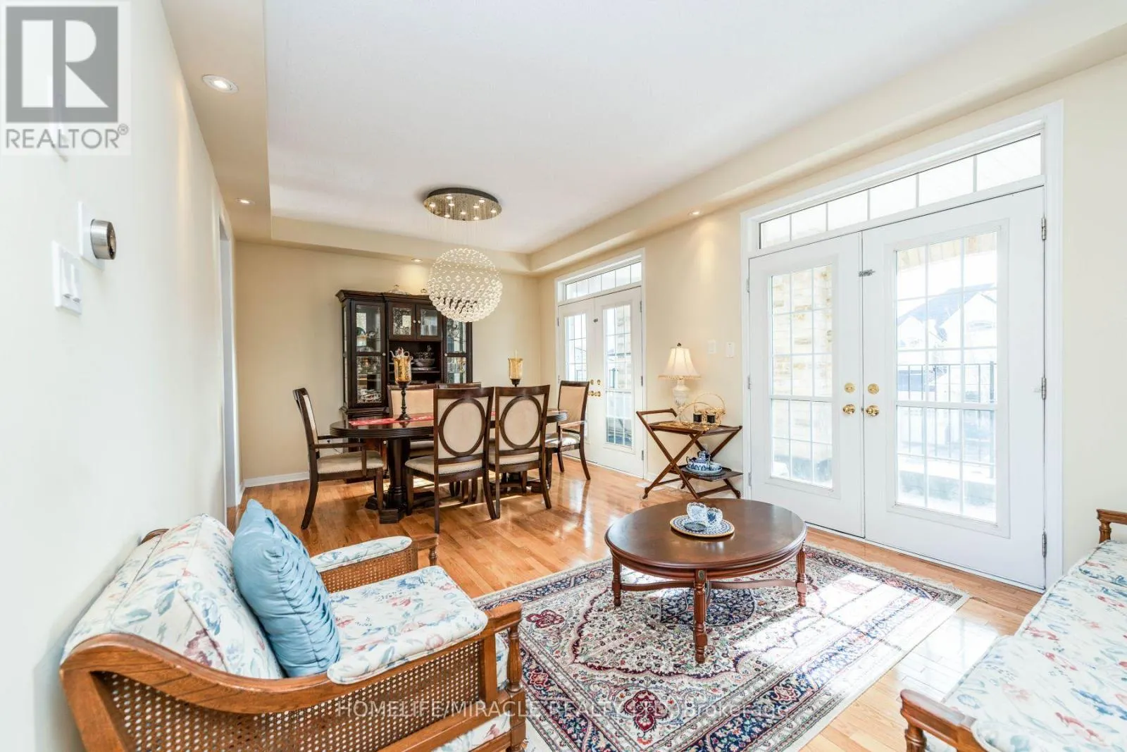 8 SOLWAY CRESCENT
