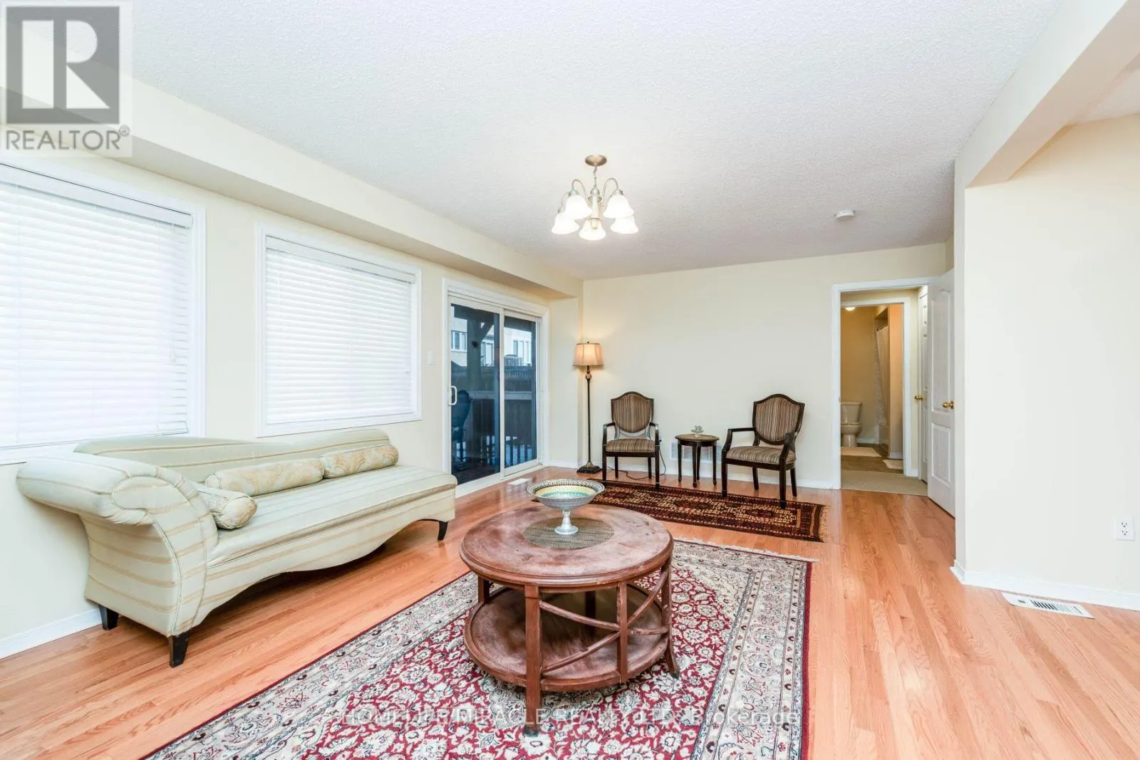 8 SOLWAY CRESCENT