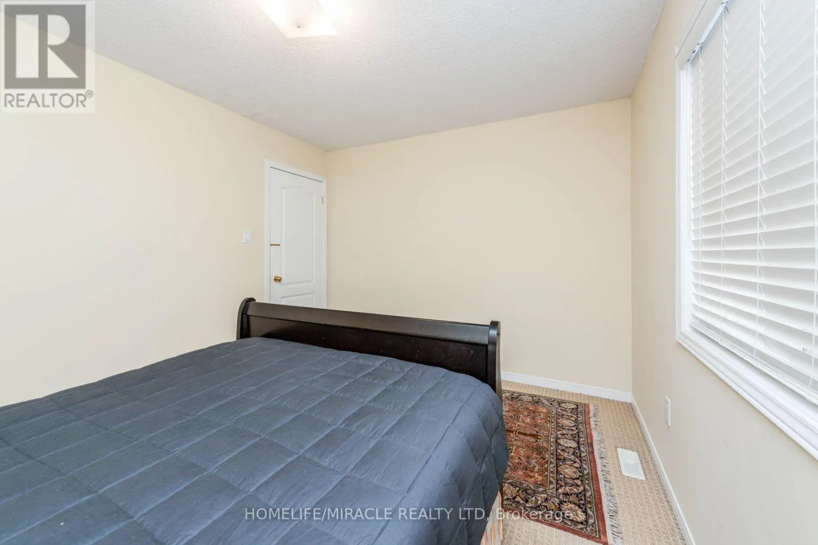 8 SOLWAY CRESCENT