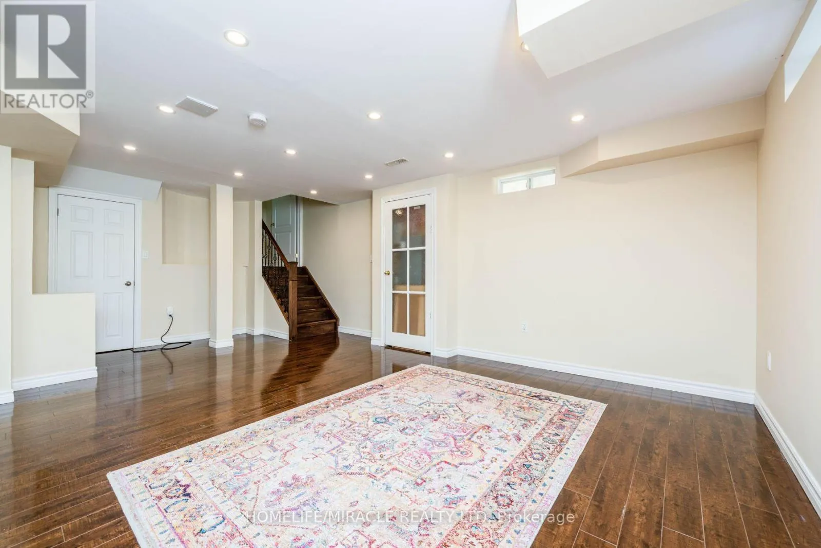 8 SOLWAY CRESCENT