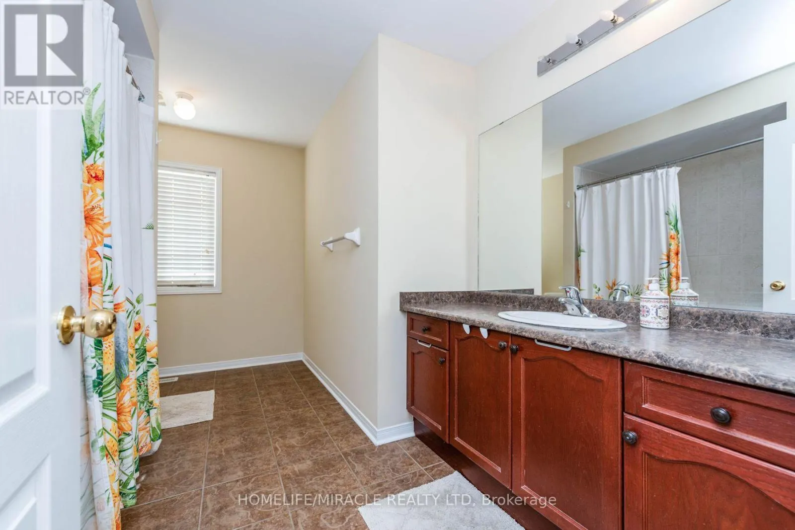 8 SOLWAY CRESCENT