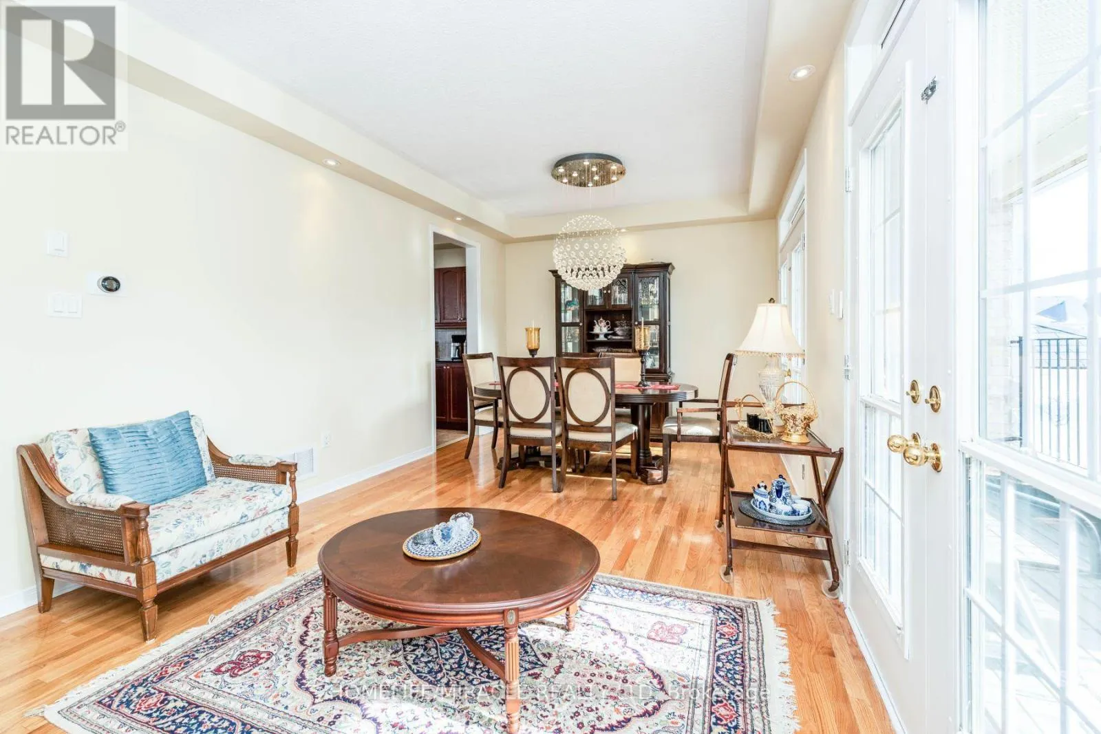8 SOLWAY CRESCENT