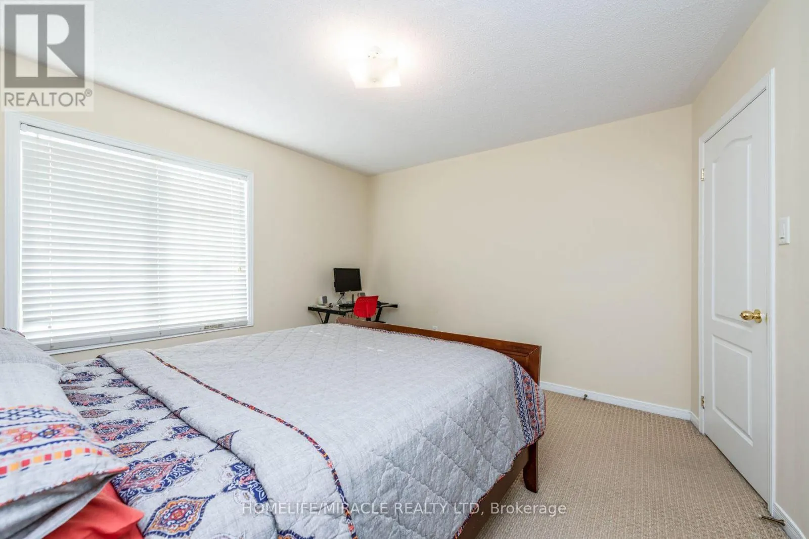 8 SOLWAY CRESCENT