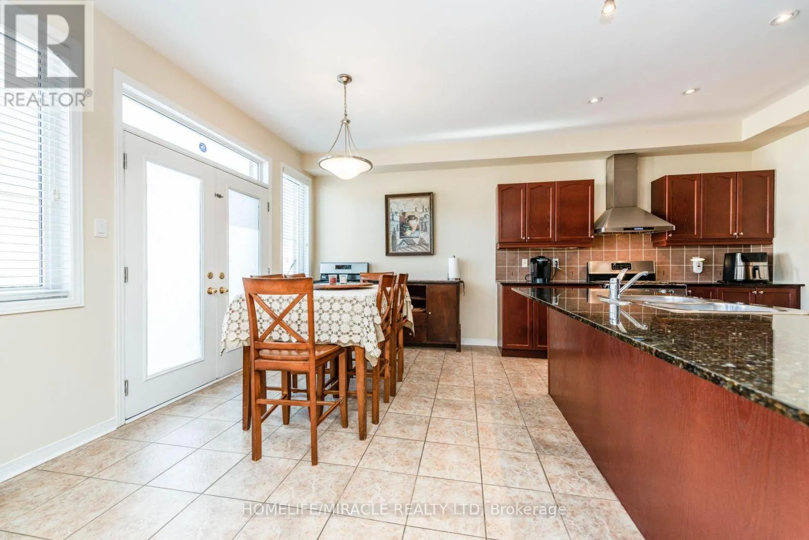 8 SOLWAY CRESCENT