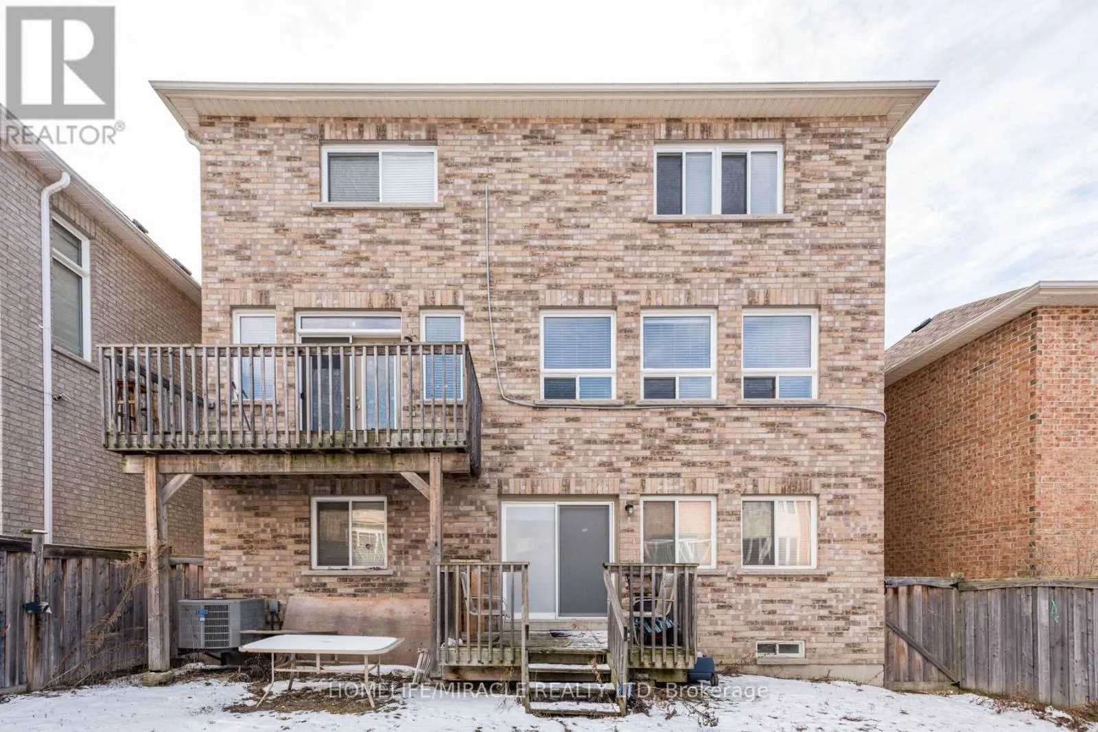 8 SOLWAY CRESCENT