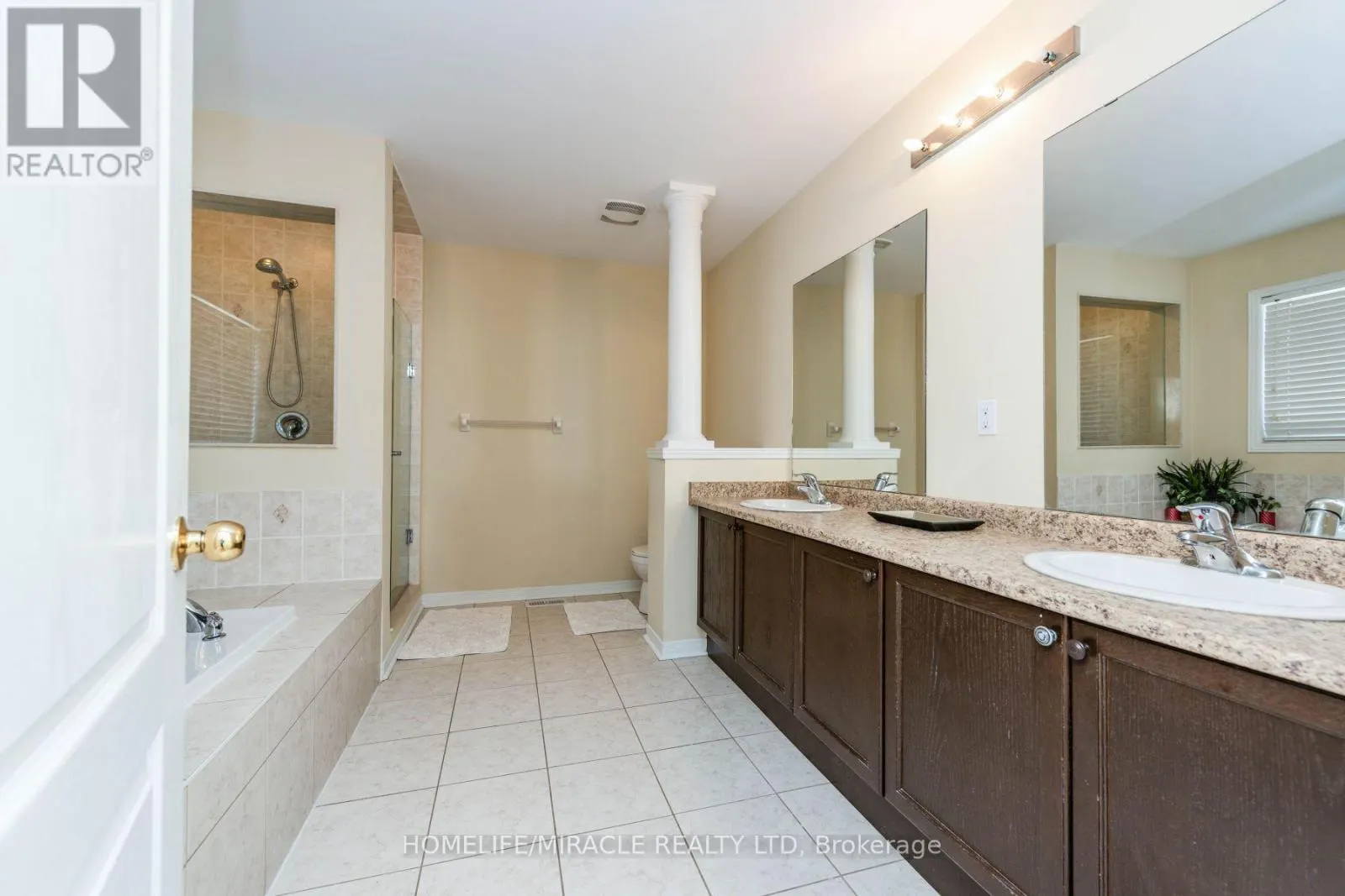 8 SOLWAY CRESCENT