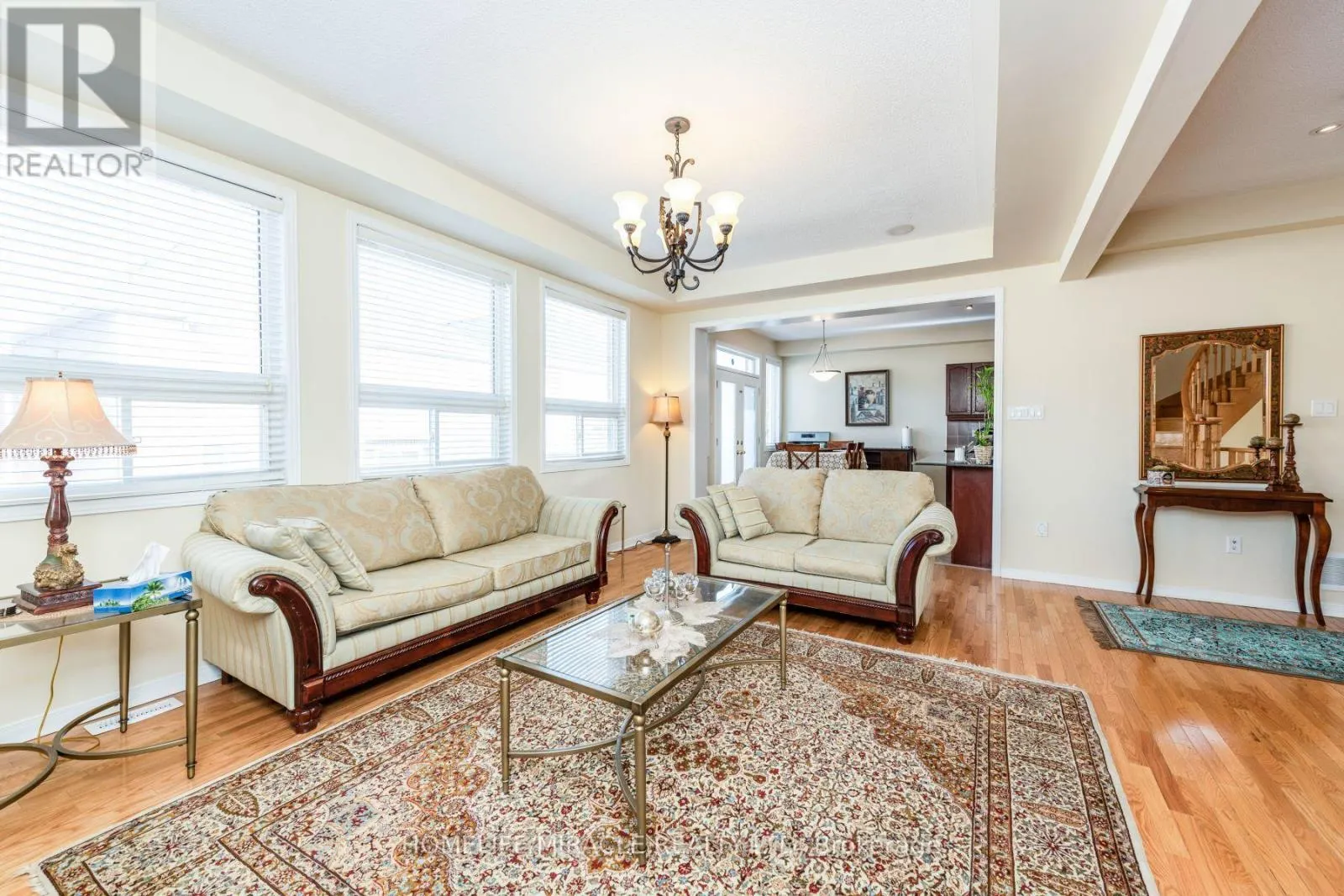 8 SOLWAY CRESCENT