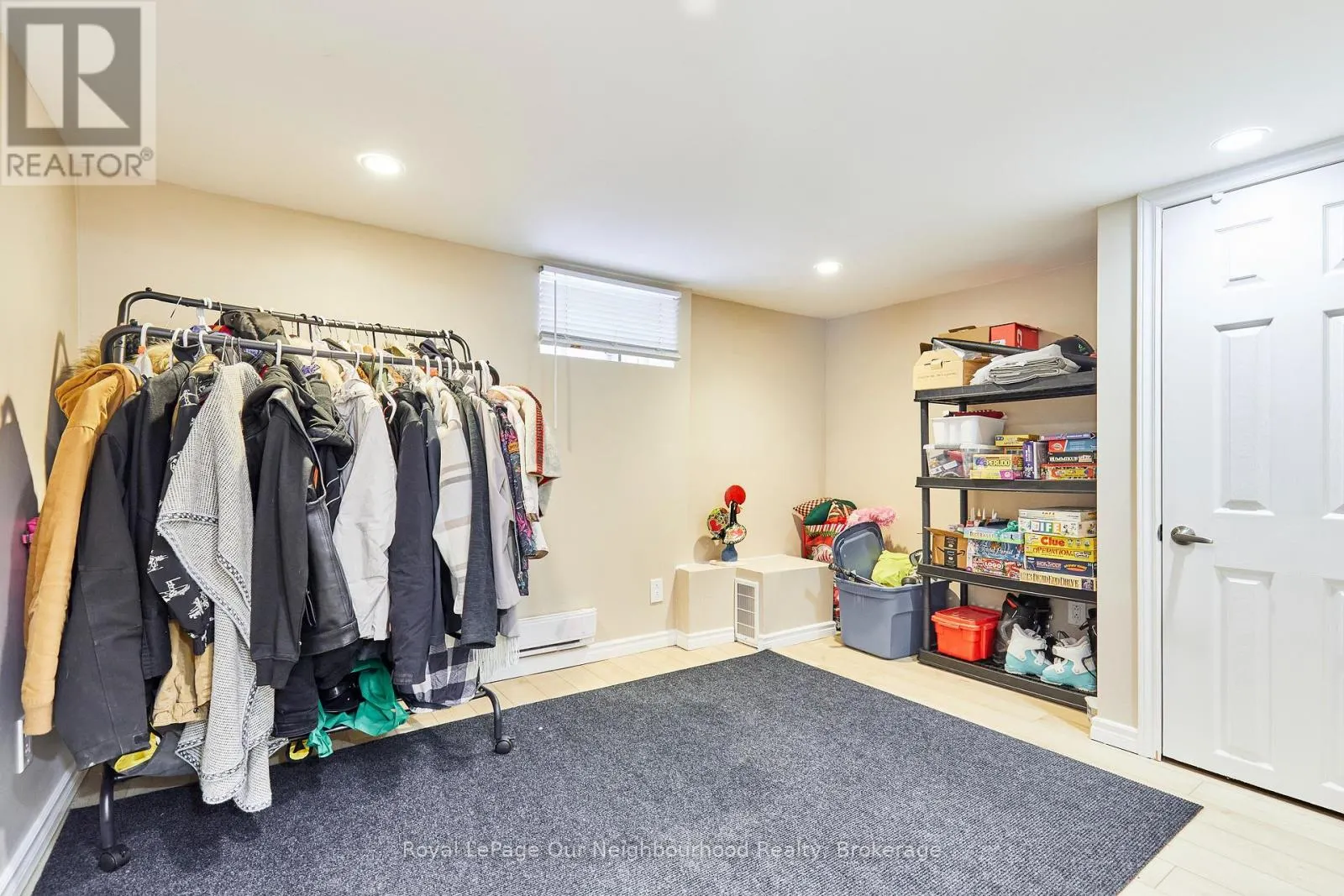 738 SIMCOE STREET N