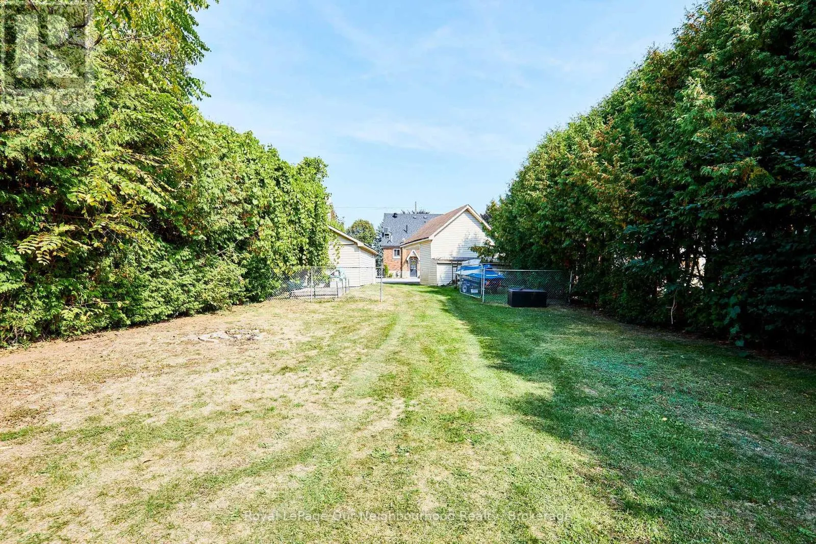 738 SIMCOE STREET N