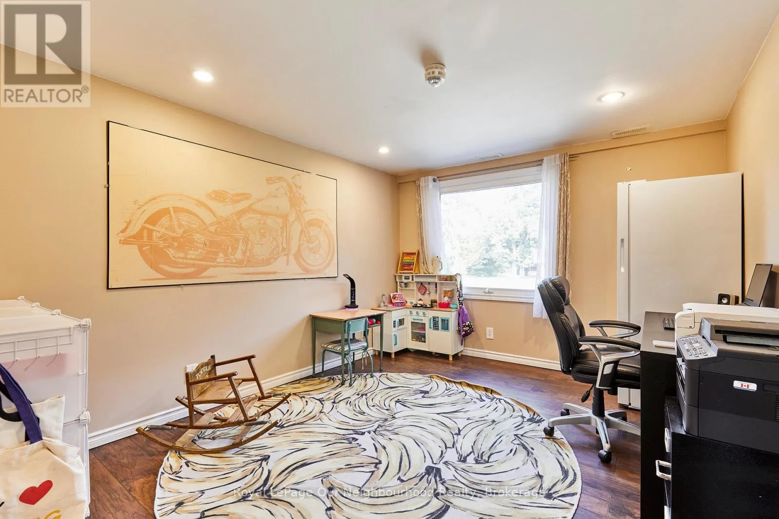 738 SIMCOE STREET N