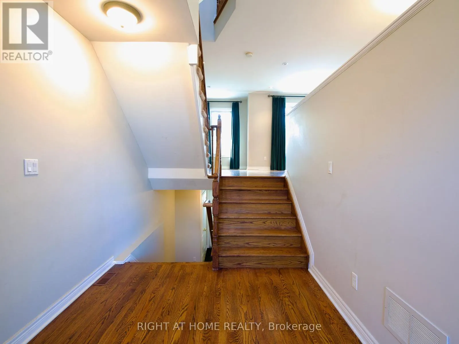 7 - 70 GUILDWOOD PARKWAY