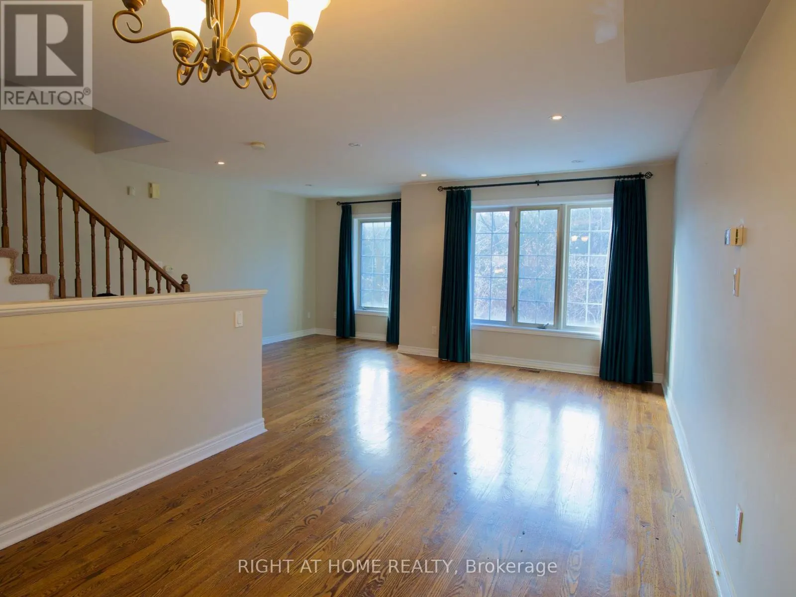 7 - 70 GUILDWOOD PARKWAY