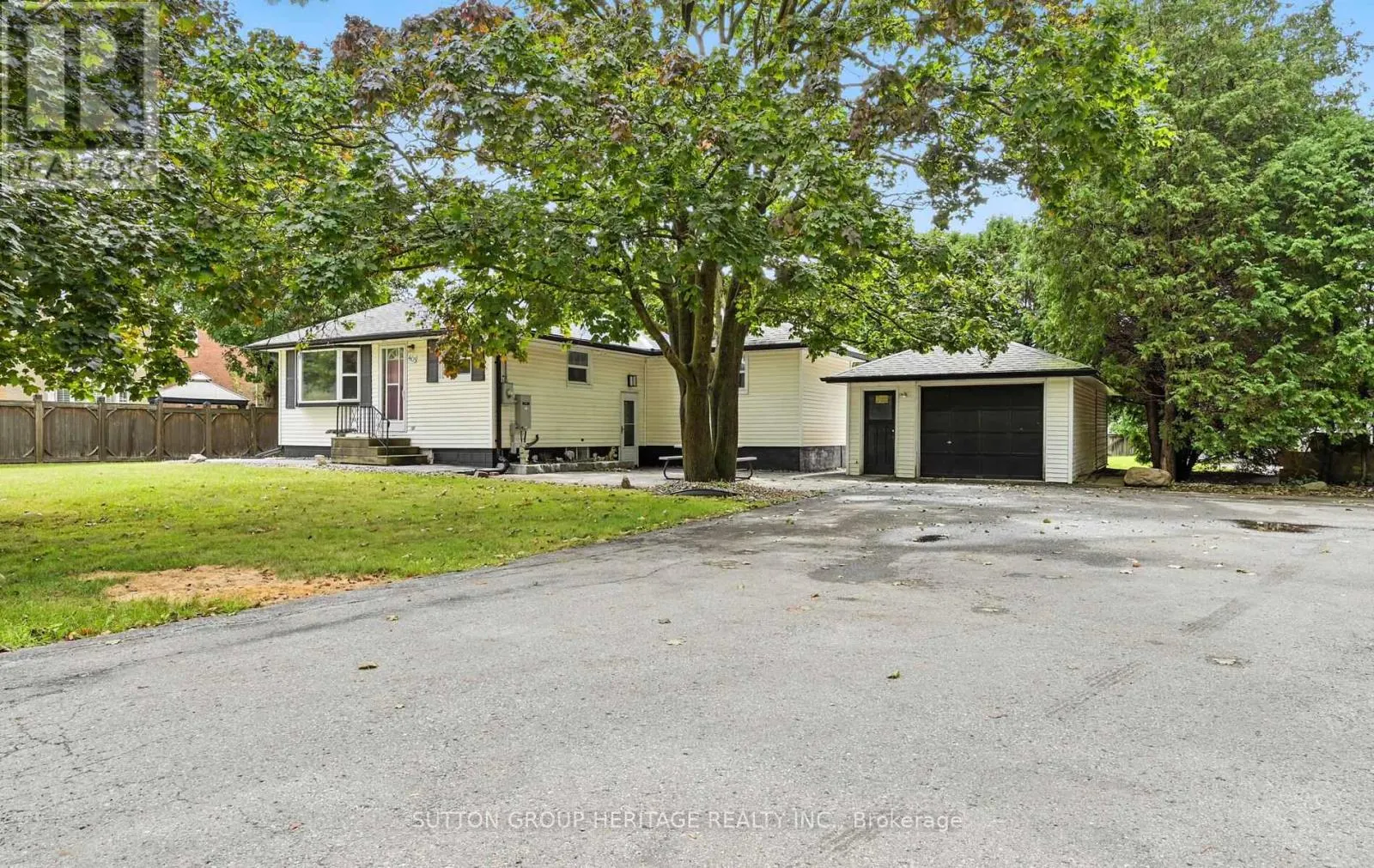 405 COLUMBUS ROAD W