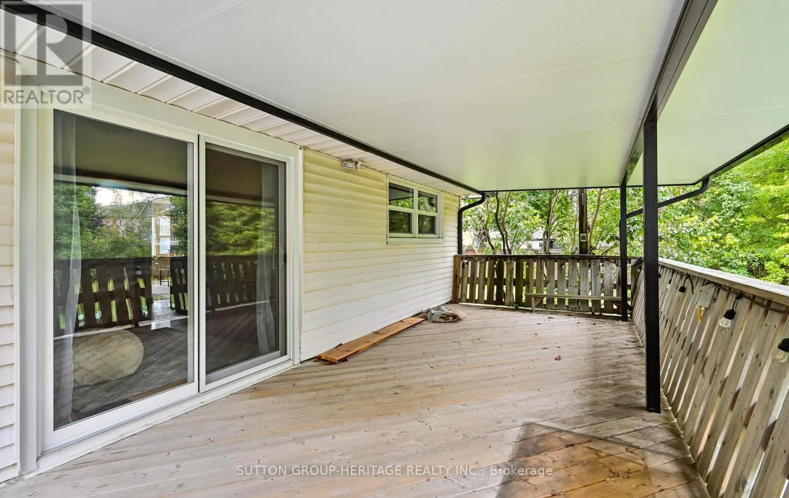 405 COLUMBUS ROAD W