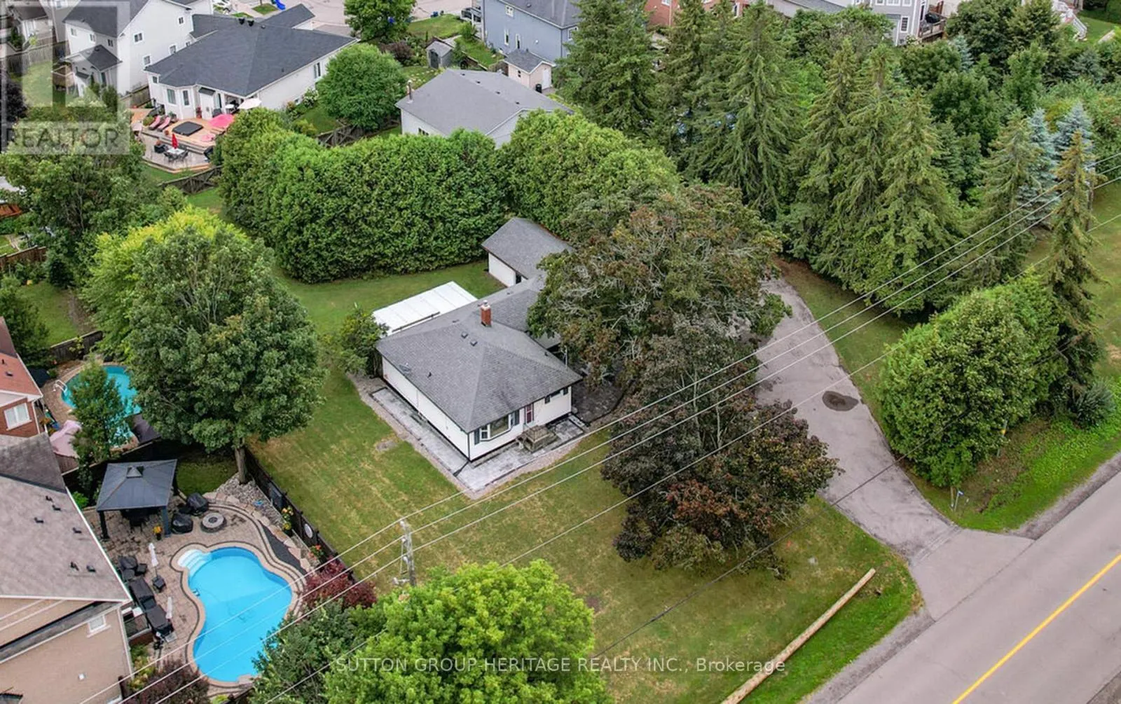 405 COLUMBUS ROAD W
