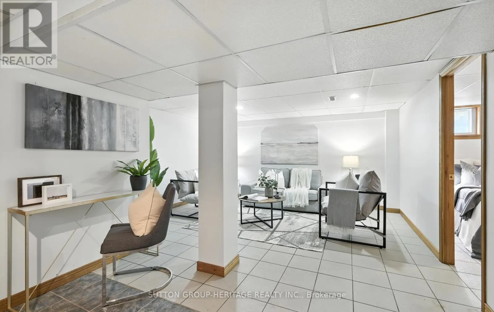 405 COLUMBUS ROAD W