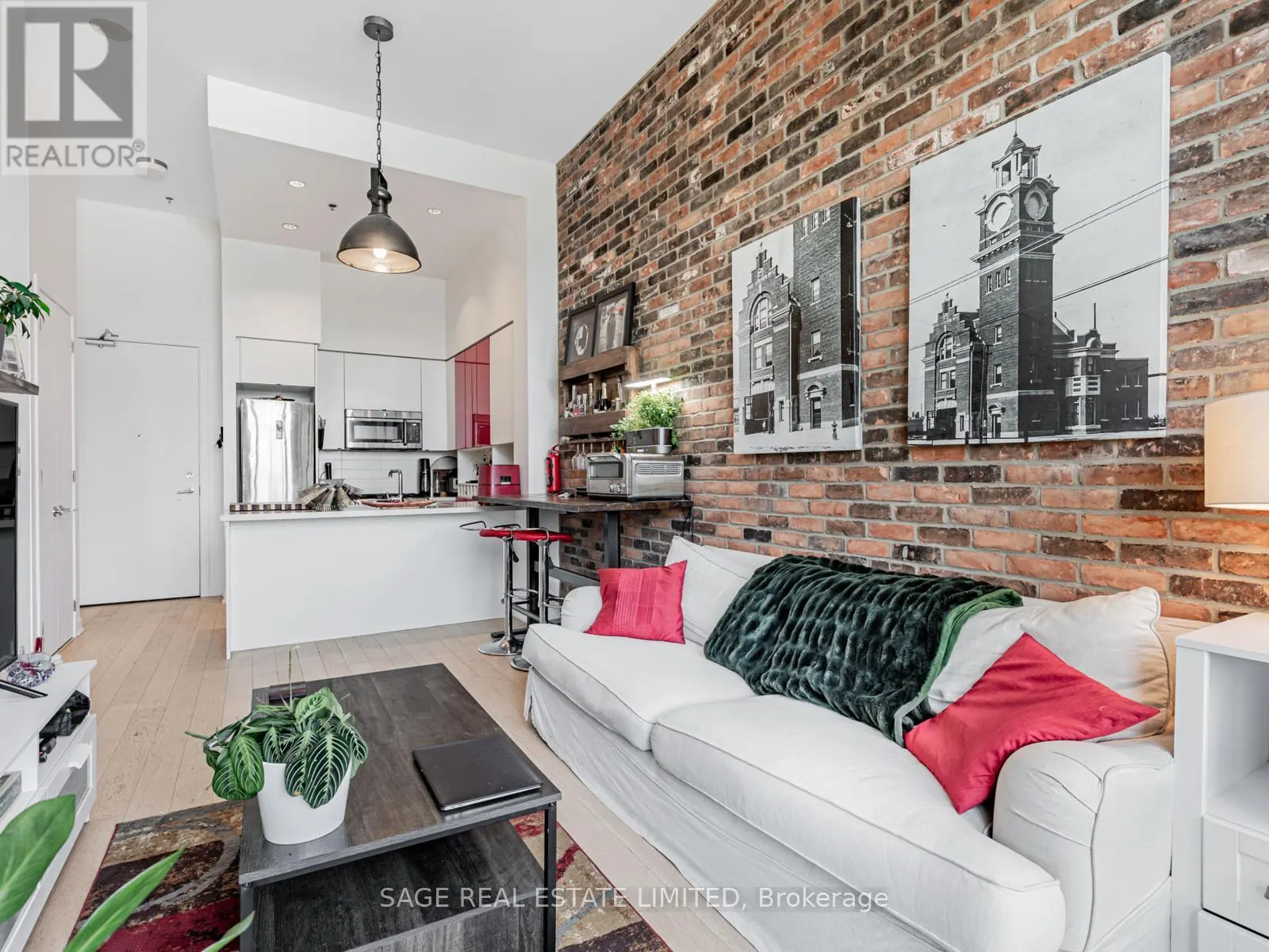 PH15 - 88 COLGATE AVENUE