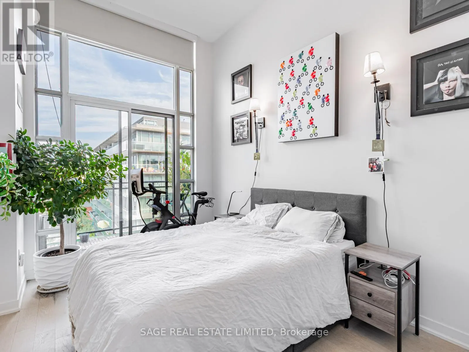 PH15 - 88 COLGATE AVENUE