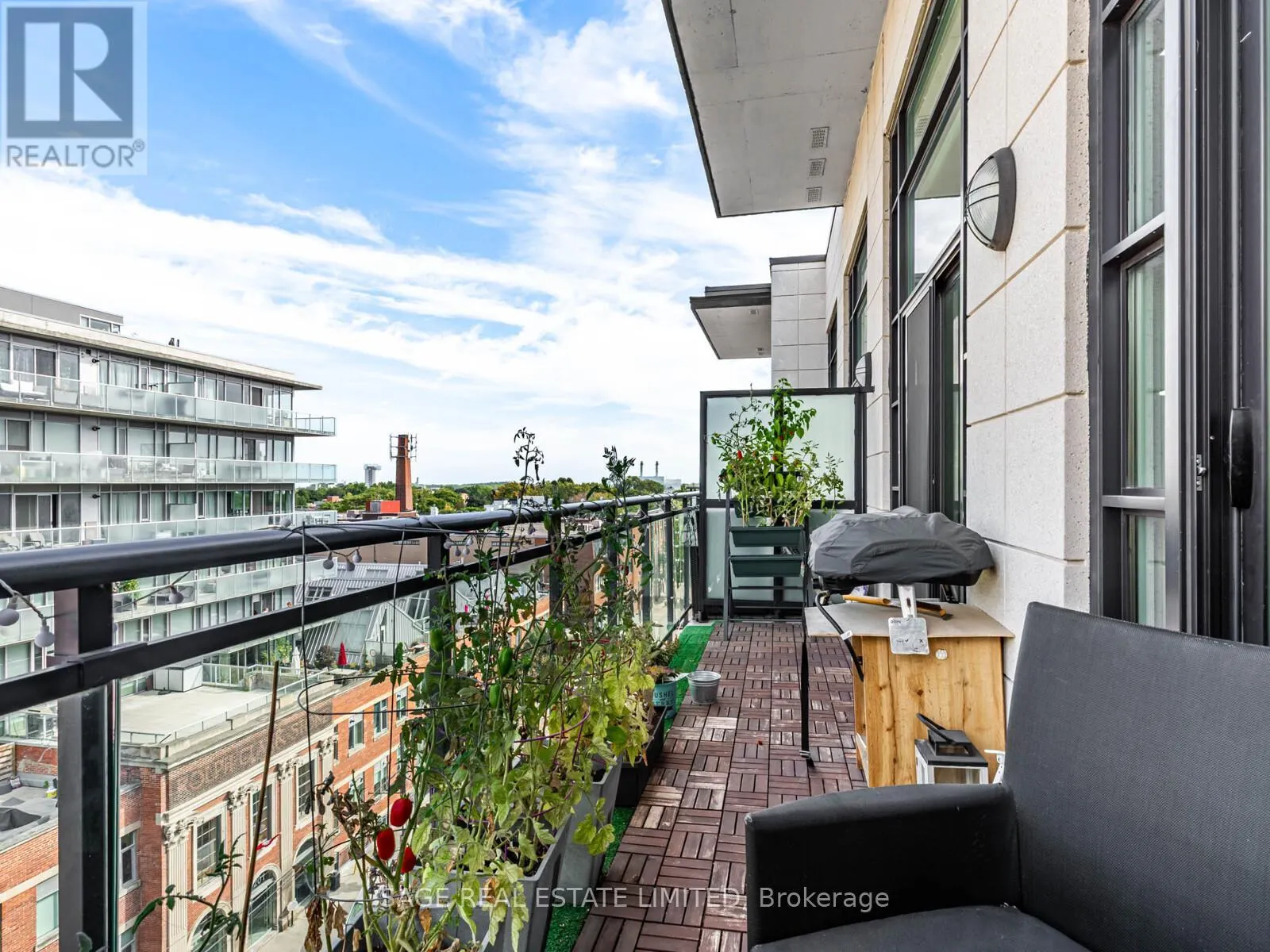 PH15 - 88 COLGATE AVENUE